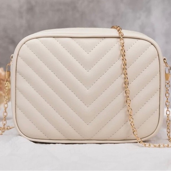 Classy Slay - Picture 3 of 3